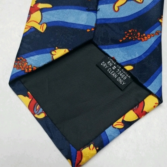 POOH, Disney Men's Necktie 100% Polyester 4"x 56" Winnie the Pooh Theme - Picture 6 of 12